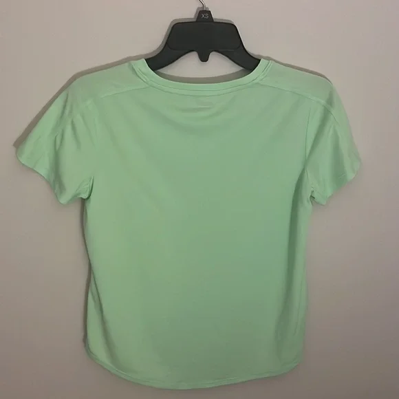 Exercise tee - Picture 2 of 3
